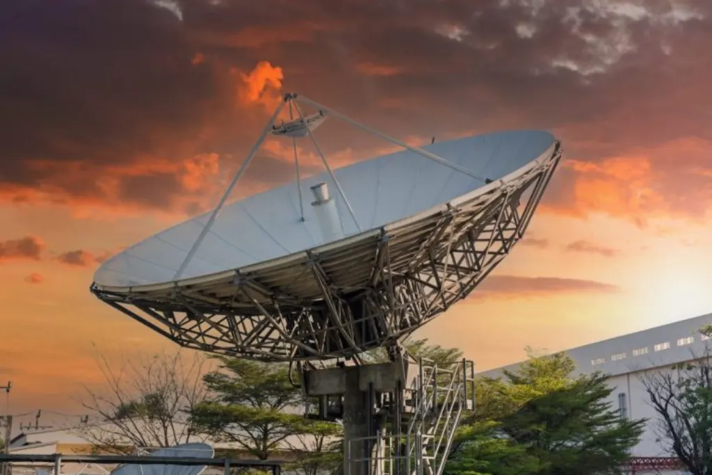 The magic of licking antennas: the secret of physicists and engineers